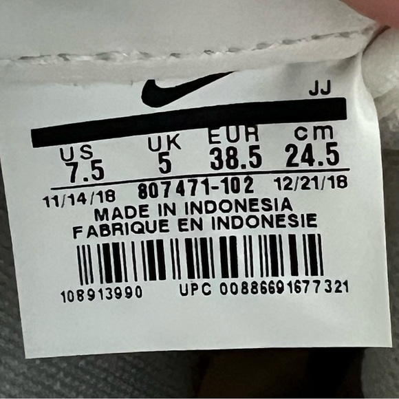 Nike Cortez All White EUC - Picture 7 of 7